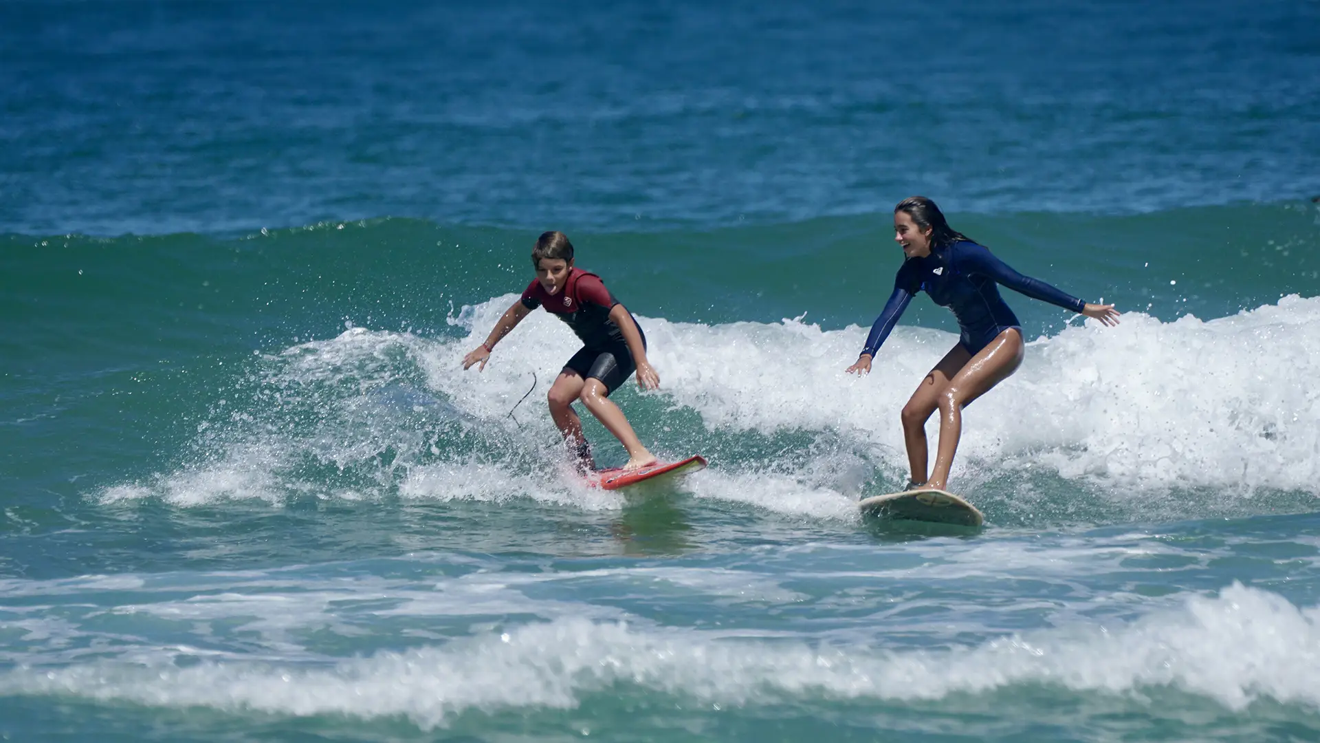 Session de surf — accès école de surf Côte des Basques — Biarritz